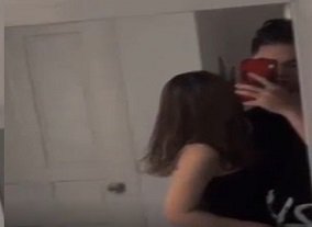 horse sex Trả bài em xinh đang móc lồn trên giường