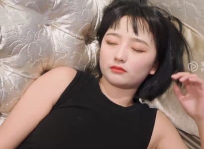 sex việt nam móc lồn Bà chủ say rượu nhìn nhầm nhân viên của mình là một người đàn ông rất sung mãn